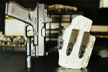 PHLSTER Floodlight2 Review – A Universal Holster Designed Around Comfort and Concealment