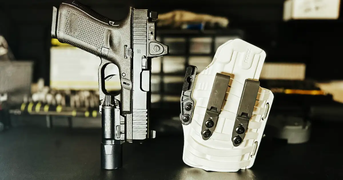 PHLSTER Floodlight2 Review – A Universal Holster Designed Around Comfort and Concealment