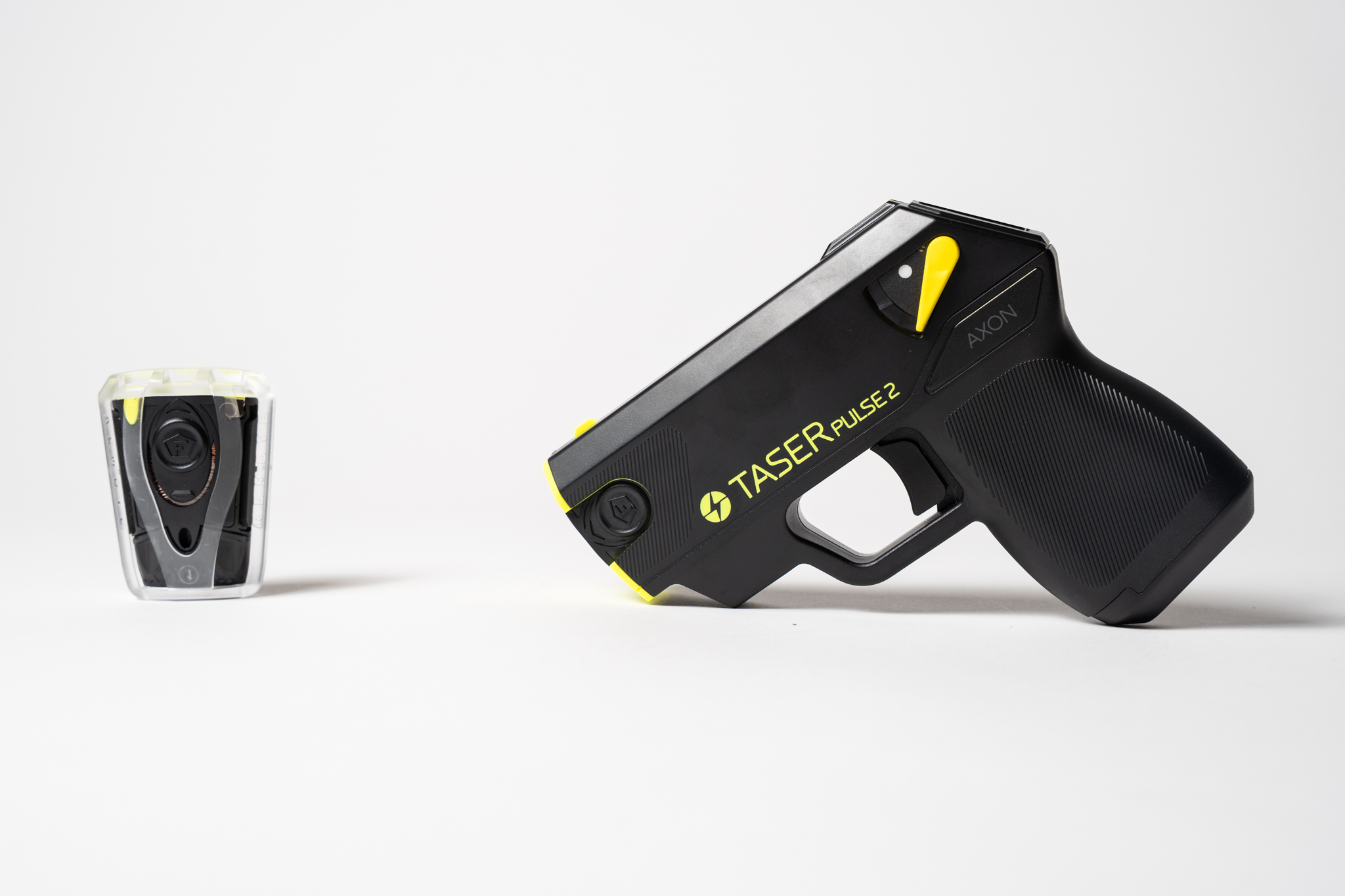 DSC05726 TASER Pulse 2 with Cartridge